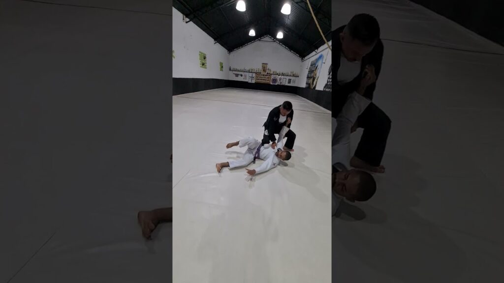 Derruba fácil seu oponente no Jiu-Jitsu e Judo feubjj