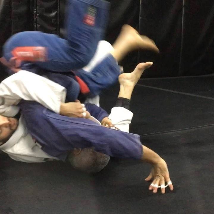 Do you know this escape? Coach Branko Simonovic with an Awesome escape from turtl...
