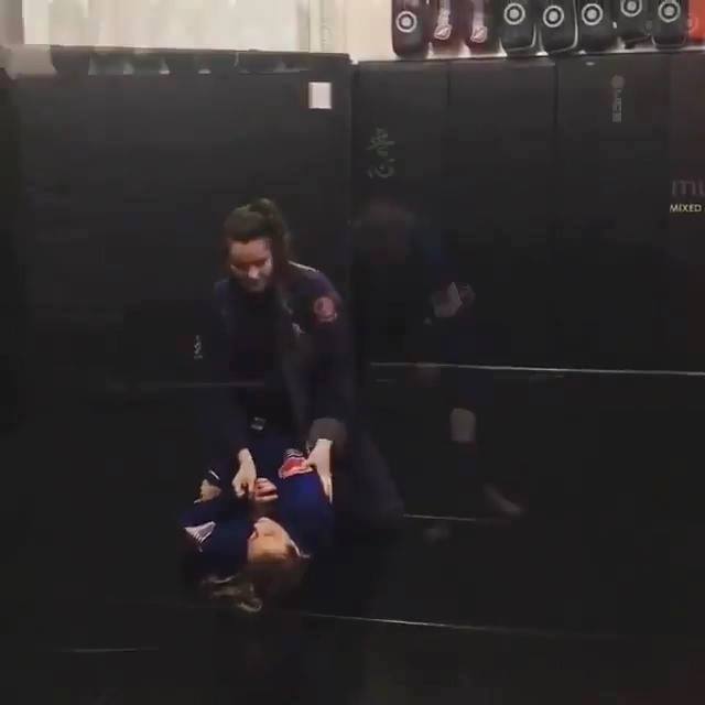 Dominyka Obelenyte - De La Riva Sweeps