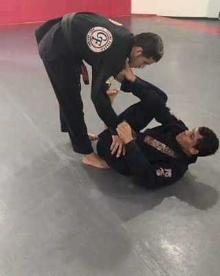 Drill com meu irmão @alexsodrebjj.



Drill with my brother @alexsodrebjj.
Tran...