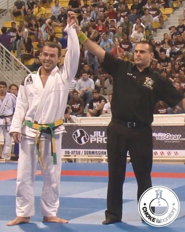 Drop a “” if you love passing Z Guard!.⁣
 .
 .
 Tag a training partner ⁣
 .
 .⁣
 ...