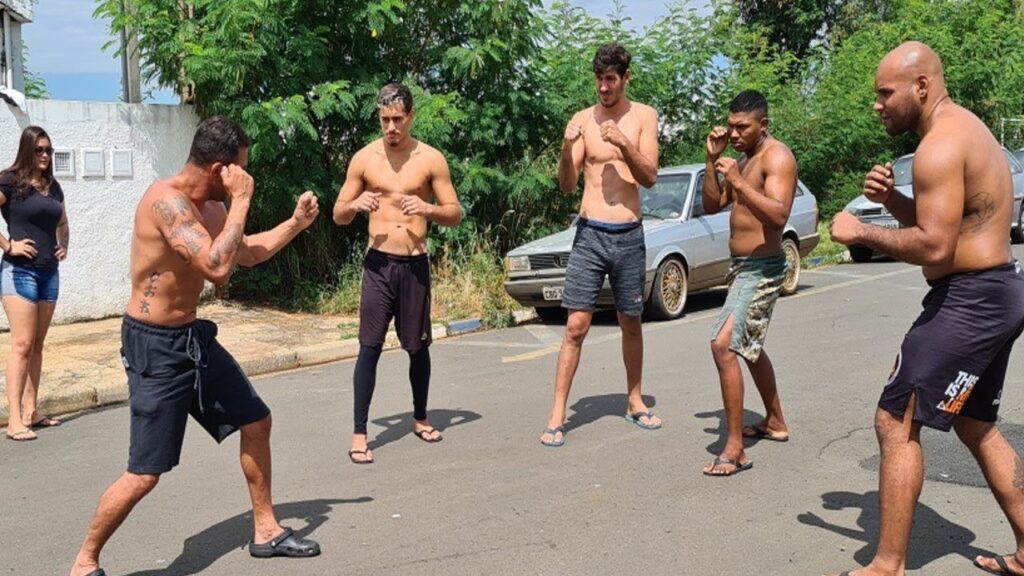 ELE FALOU - O JIU-JITSU É COISA DE MENINE SÓ QUE DEU RUIM PEGARAM ELE