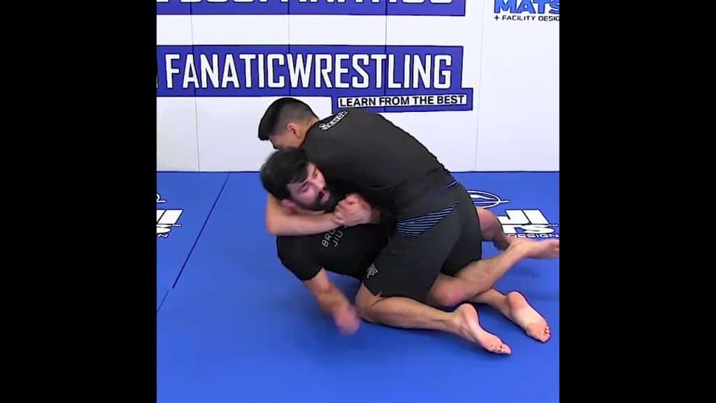 ESCAPE GUILLOTINE HALF GUARD BOTTOM   Garry Tonnon