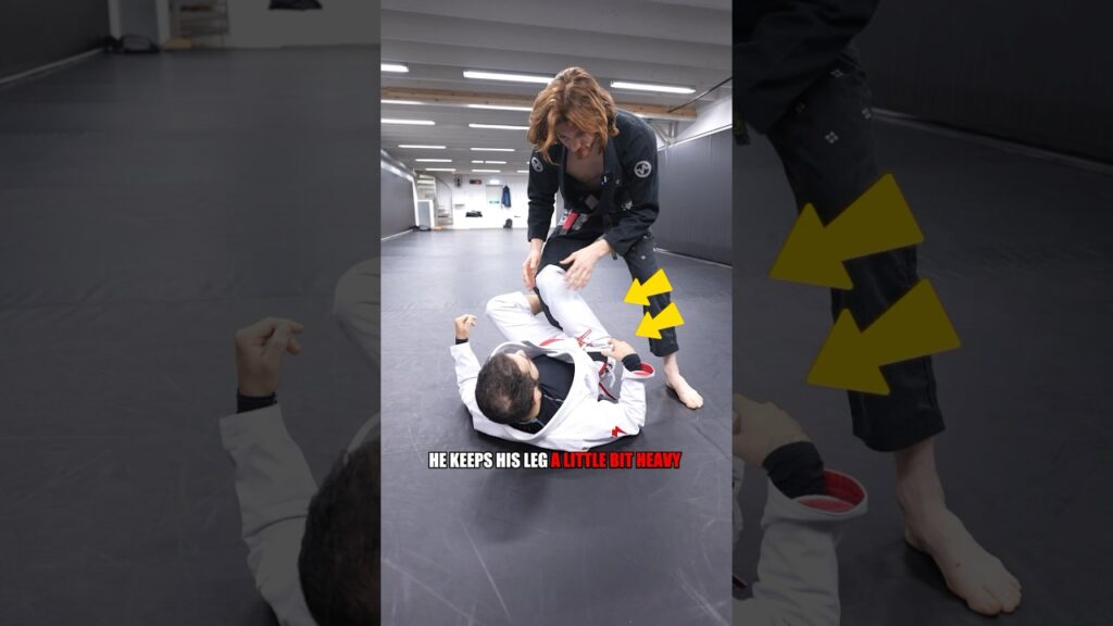 Easy Way to Bait The Knee Cut Pass