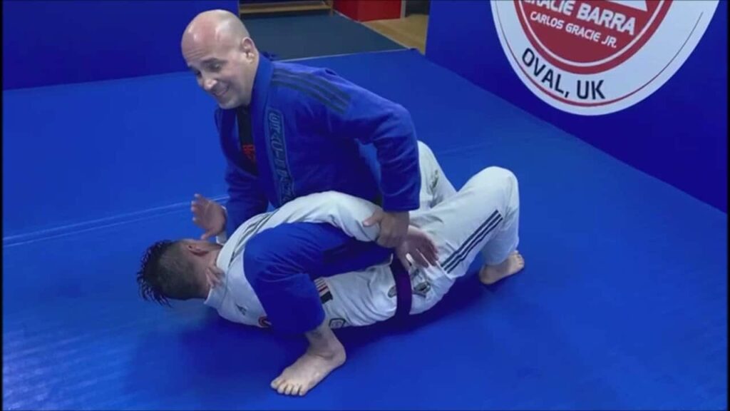 Eduardo Carriello (GB Oval) ensina dois ataques da montada no Jiu-Jitsu