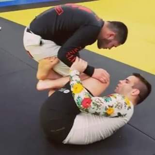 F L O W 
 —
 —
 Some pre-pandemic drills with @anthonyjotero
 #jreambrand#jream#l...