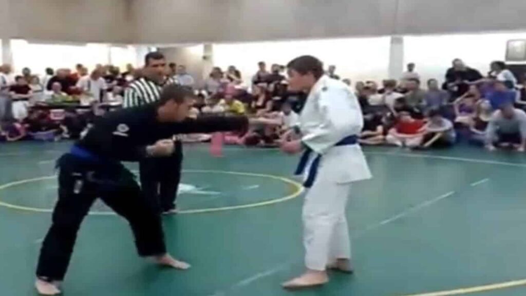 FAIXA AZUL DE JUDO VS FAIXA AZUL DE JIU JITSU O PAU QUEBROU