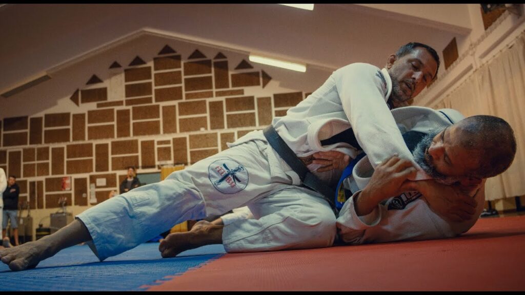 FAIXA MARROM DE JIU-JITSU ME CHAMOU PRO CONFERE DURANTE MEU SEMINARIO