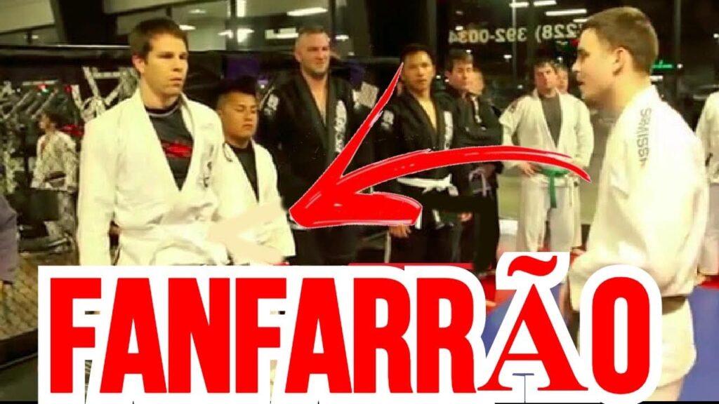 FALSO FAIXA BRANCA SAI BATENDO EM TODOS ALUNOS