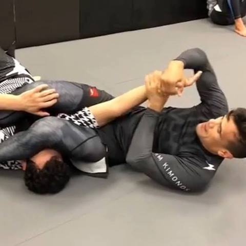 FLOW! Tag a drilling partner!
 #Repost Rubens "Cobrinha" Charles
 ・・・
cobrinhaonl...