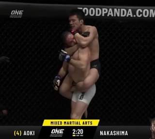 Face crank for the win, Shinya Aoki style.