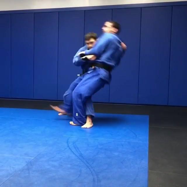 Fake forward Throw backwards with "the switch" by Justin Flores