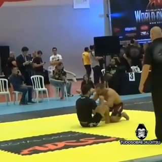 Flying Armbar by Davi Ramos