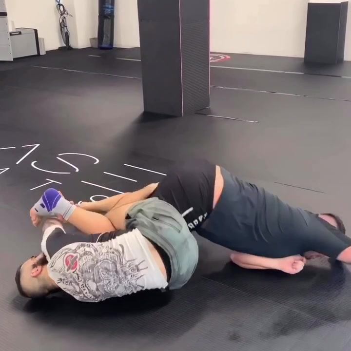 FridayOne of MyTop Guard Passto Inside Heelhook by @abellbjj