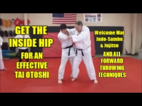 GET THE INSIDE HIP FOR FORWARD THROWING TECHNIQUES