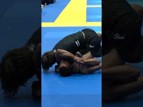 Gianni Grippo Chokes His Way To The Quarterfinals