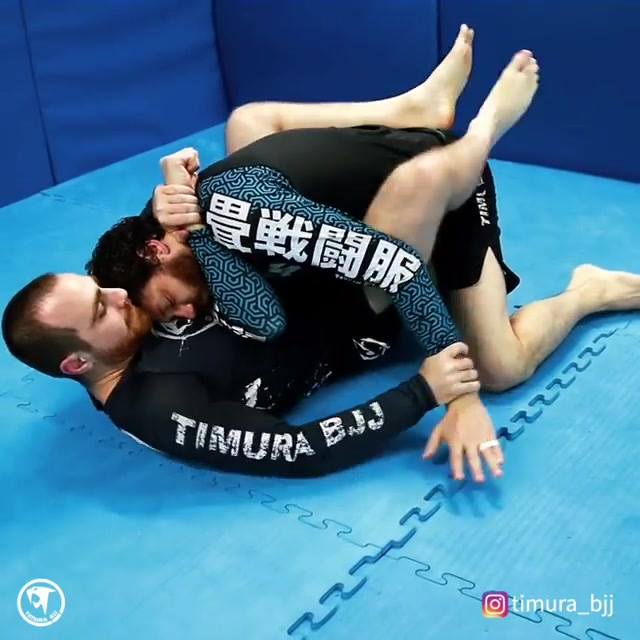 Gift wrap to triangle from guard