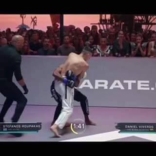 Gnarly slam KO by Daniel Viveros



Gnarly slam KO by Daniel Viveros 
Translate