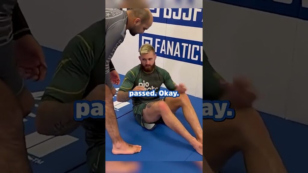 Gordon Ryan teaches the STICKY guard retention trick #bjjlesson #bjj #bernardofaria
