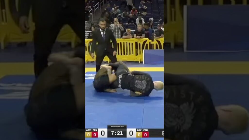 Grayson Henley with the relentless leg attacks🔥