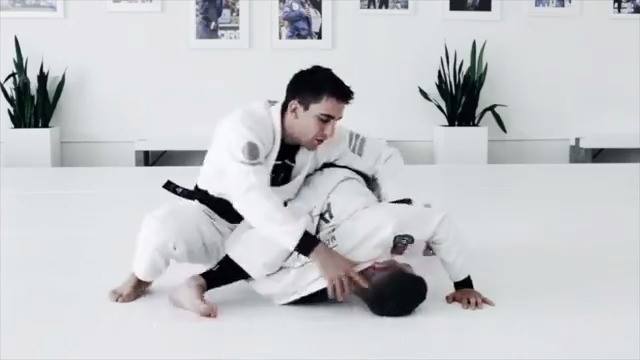 Great omoplata tips with Gui Mendes