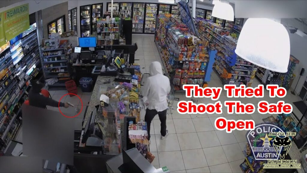 Group Of Juveniles Rob Store Clerk