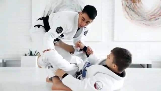 Gui Mendes De La Riva Pass