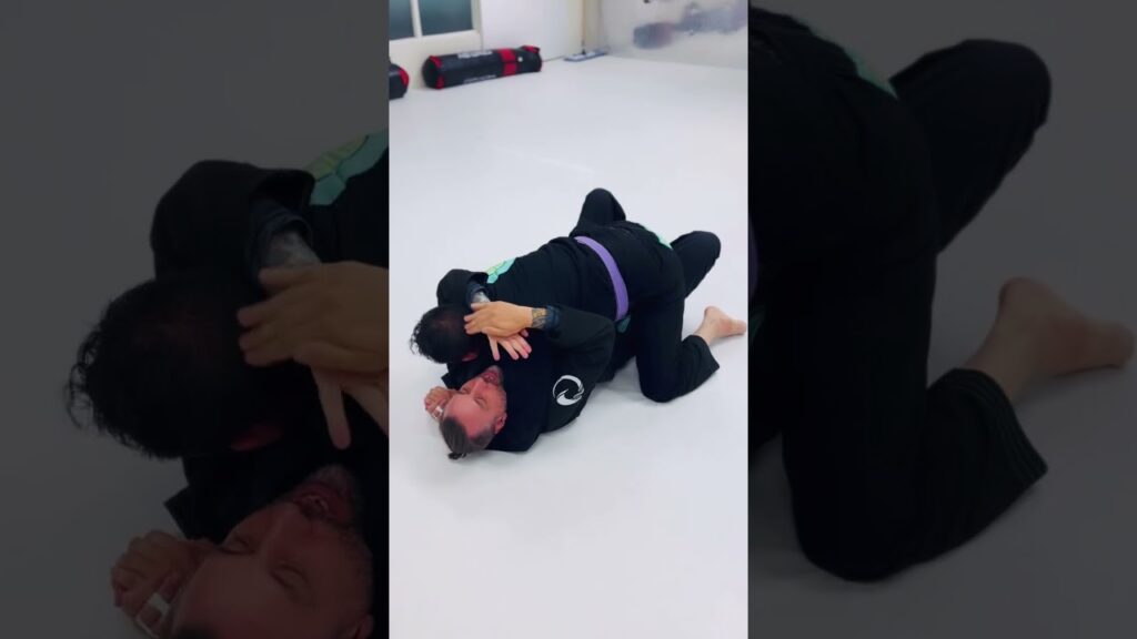 Half Guard sweep to Baseball Choke ⚾️