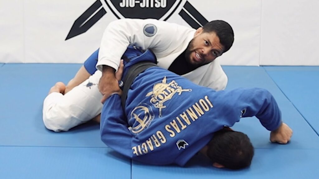 Hand Cuff Pass & Submission From Closed Guard Andre Galvao
