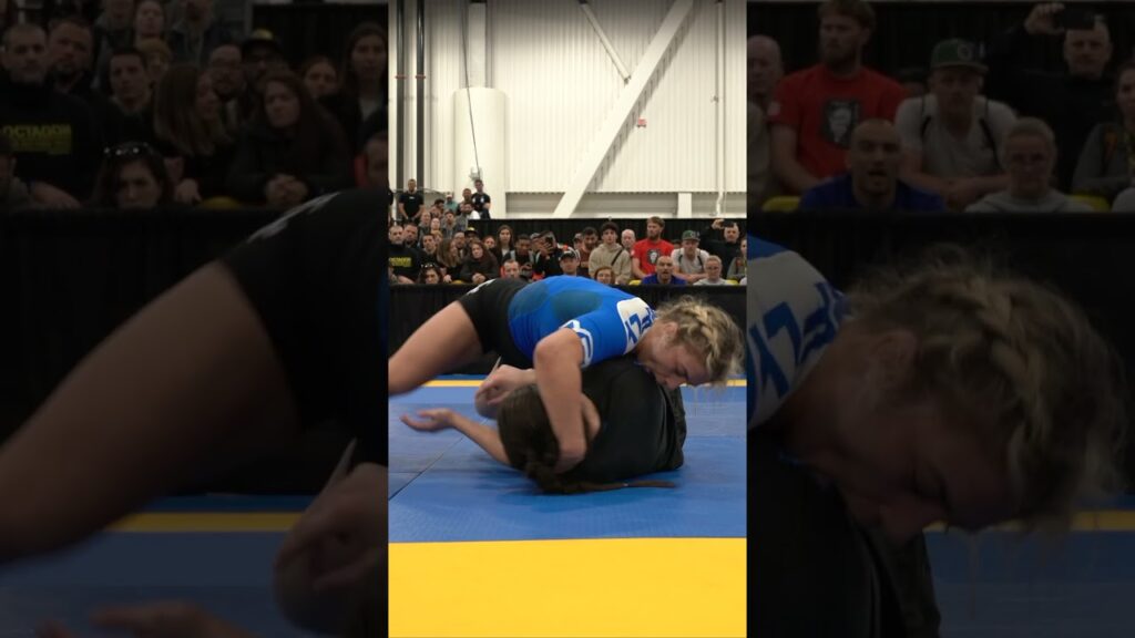 Helen Maroulis gets the guillotine finish at World No-Gi! #ibjjf #bjj #jiujitsu