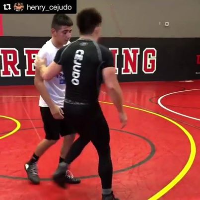 Henry Cejudo giving us a excellent solution after being stuck in a single leg