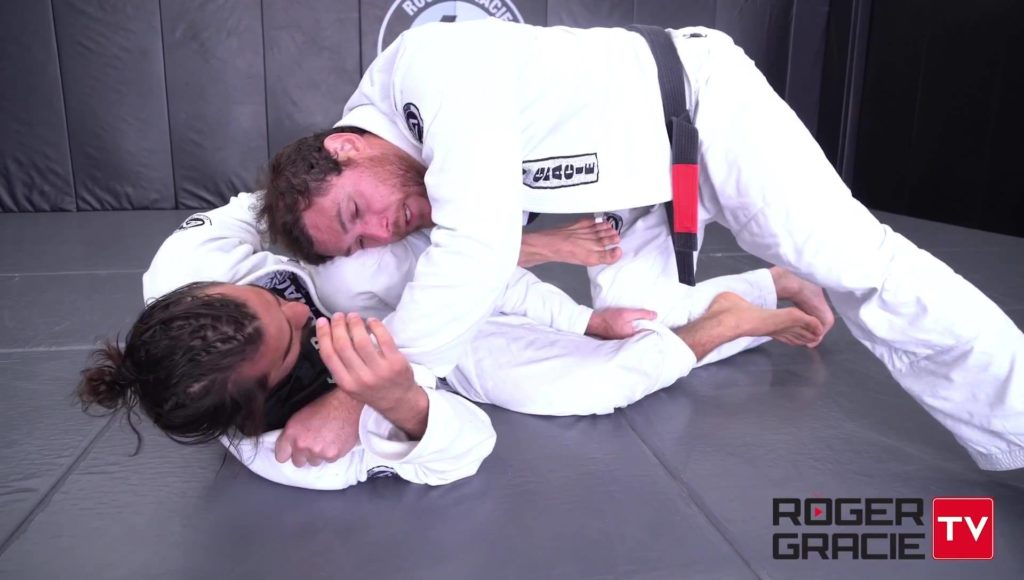 Here is how you can beat lapel grips by Roger Gracie