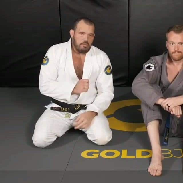 Here's Dean Lister showing some great details to finish the straight foot lock.