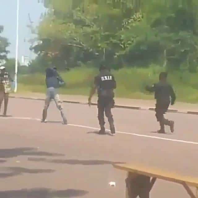 How A Police Officer Takes Down Machete-Wielding Man Without Killing Him