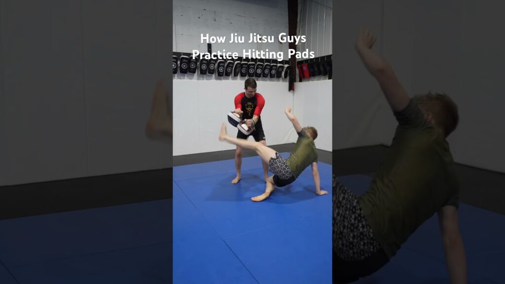 How jiu jitsu guys practice hitting pads