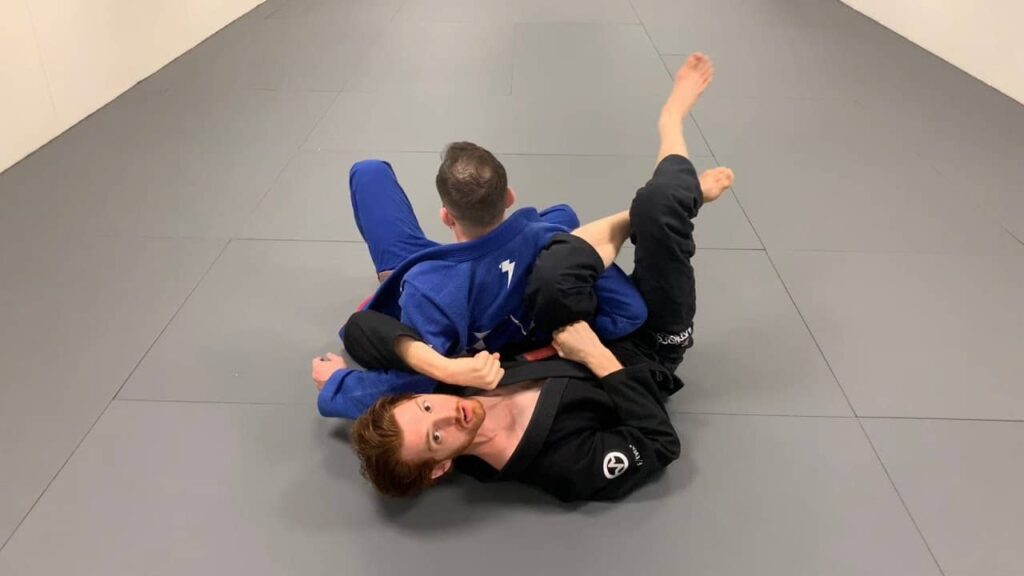 How to Finish an Omoplata (Vs most common defense)