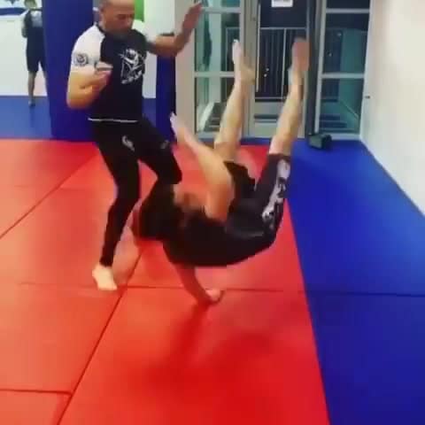 How to drill and avoid catching the Corona 🦠 @brandshay_bjj  😂😆😷    . . .   #