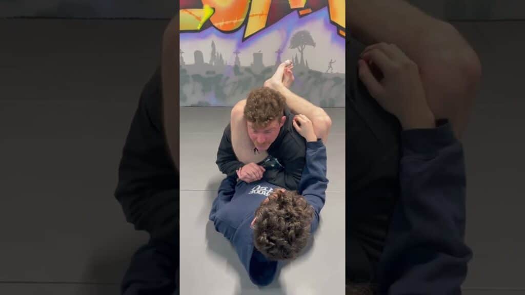 If you are inside someone’s guard you HAVE to be ready for a triangle choke 🚫💀