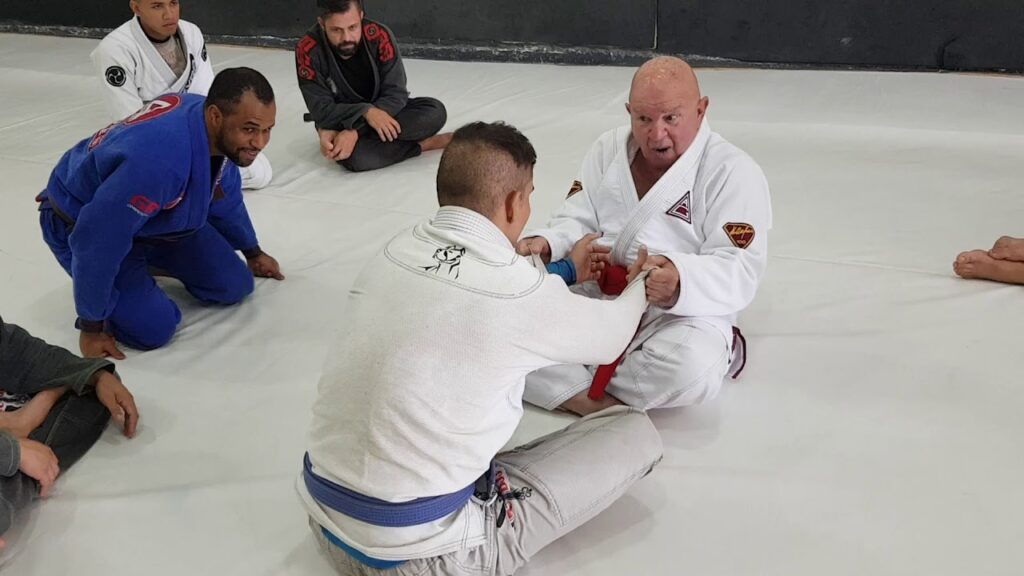Impressionante essa aula com faixa vermelha de Jiu Jitsu Francisco Mansur