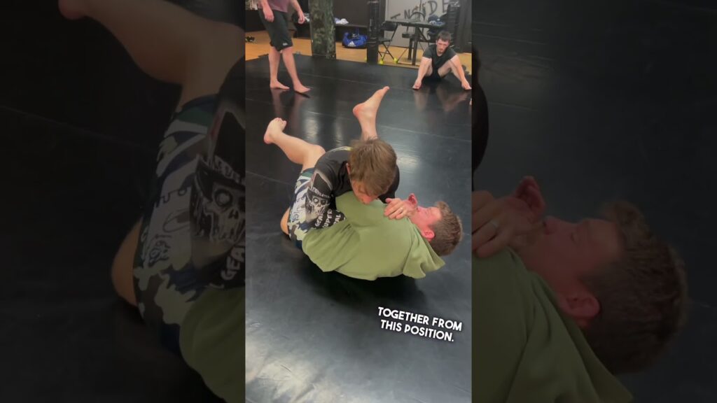 Improve your armbar from guard with this attack 💪🏻💀