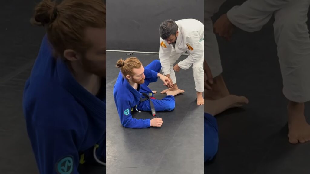 Insane Last Second Choke Out to Win Fight