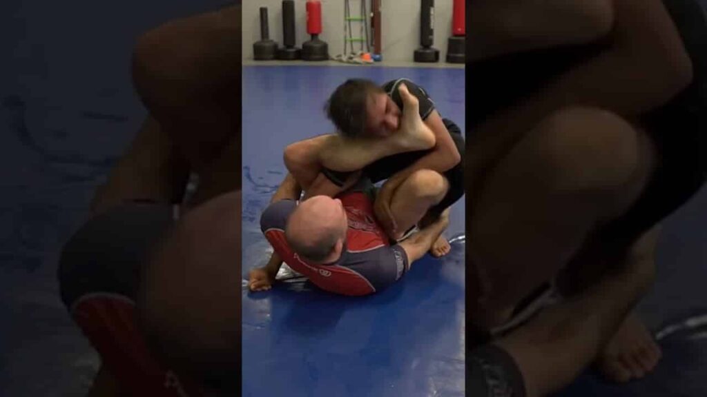 Insane submission from Rubber Guard