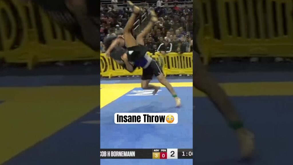 Insane throw from Little Jacob Bornemann😳