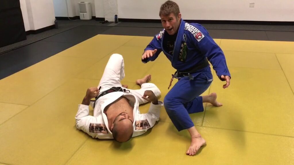 Invisible Choke From Side Control by Tom Oberhue