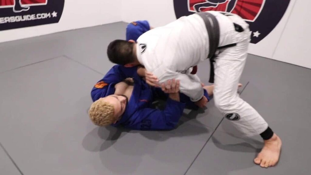 Isaac Doederlein - Knee Cut When Opponent Shrimps From Knee Slice