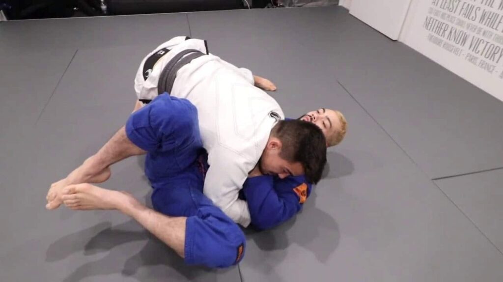 Isaac Doederlein - Shin Slice Against Knee Cutter Defense