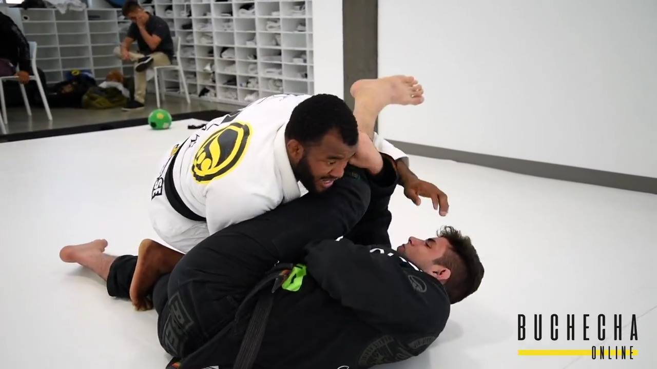 Jackson Sousa - knee shield pass