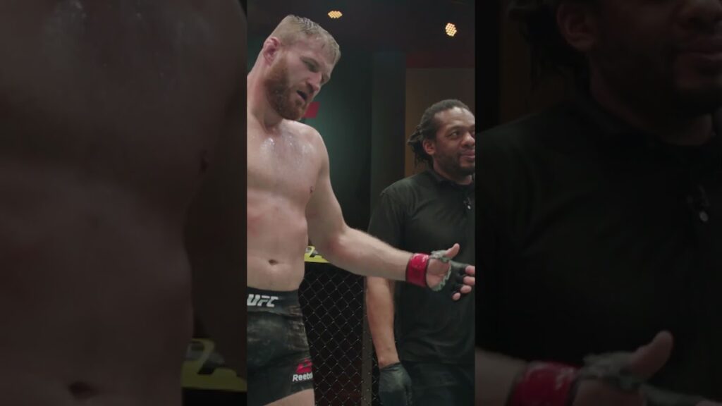 Jan Blachowicz as your bodyguard? SUPER SAFE ☠️ #ufclondon