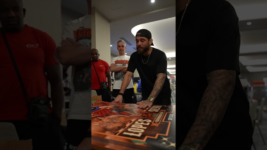 Jean Silva is brought to tears seeing himself on the poster! 😢 #nocheufc