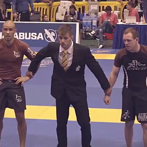 Jeremiah Vance making it look easy Go Go clinch off the Meathook